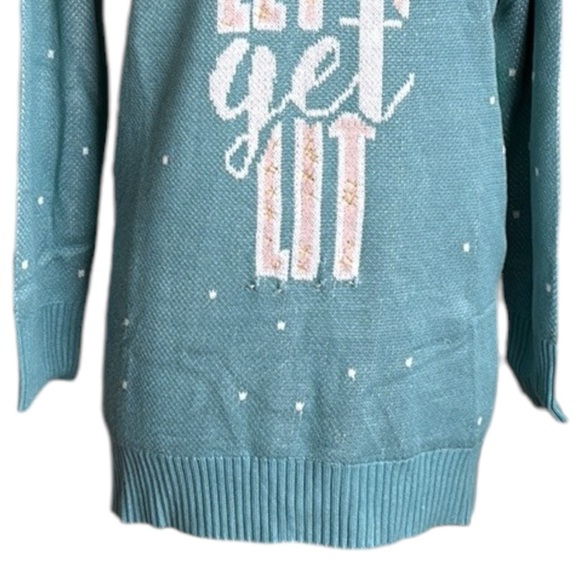 Light-Up Holiday Christmas Sweater Teal Blue Twinkle Lights Batteries Included M - Picture 5 of 15
